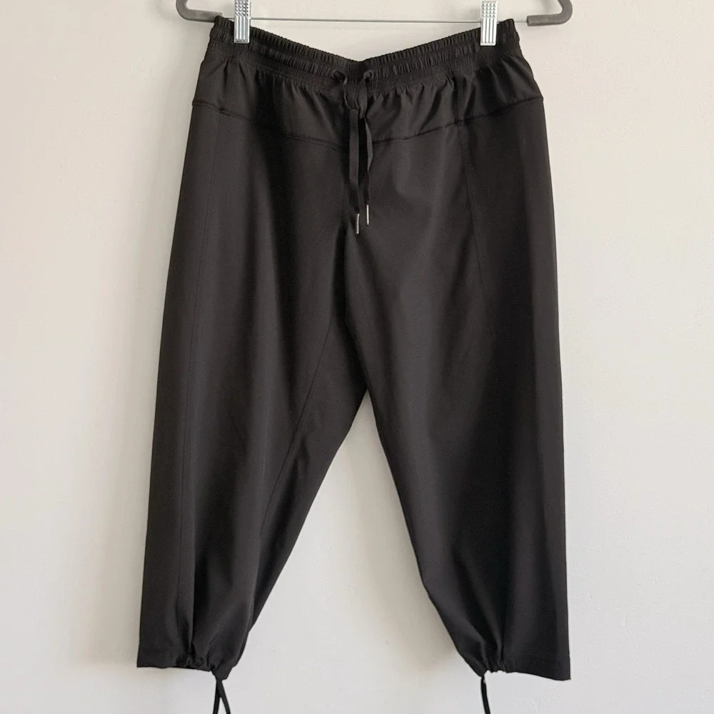 Lululemon Black Swift Crop Capri DANCE Studio Pants Woman 8‎ (RARE) Gorpcore